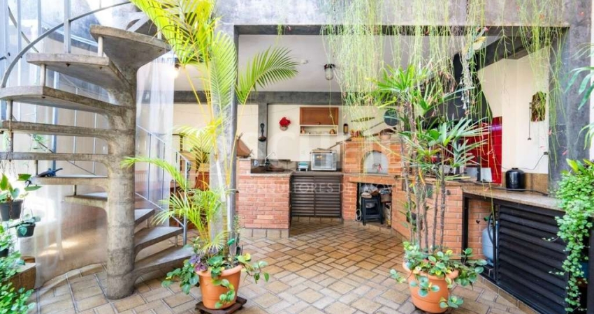 Sobrado para venda com 3 quartos, sendo 1 suíte, 173m²