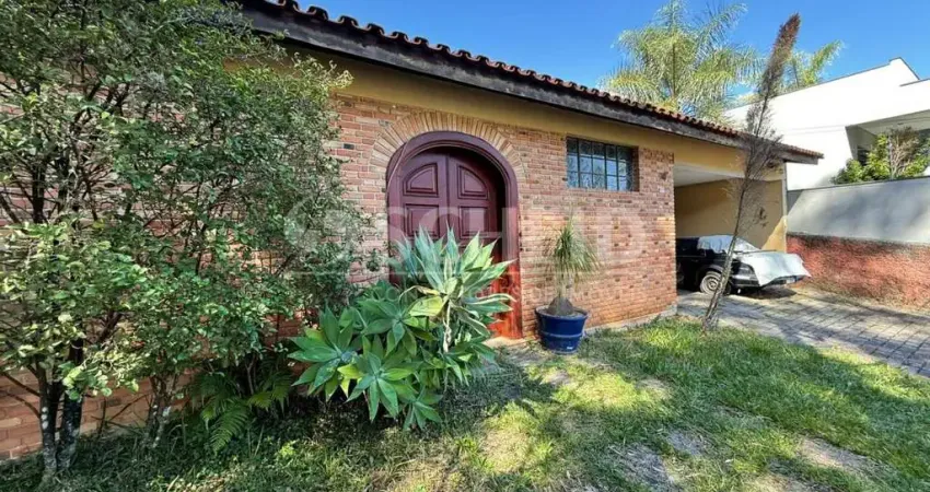 CASA TÉRREA - OPORTUNIDADE PARA REFORMA E MODERNIZAÇÃO NO JARDIM MARAJOARA