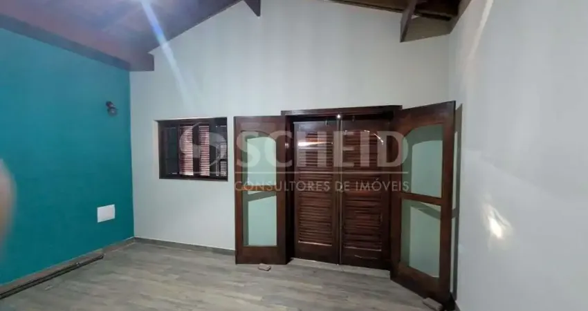 Sobrado no Campo Grande com 03 quartos, sendo 01 suíte, 02 vagas, academia