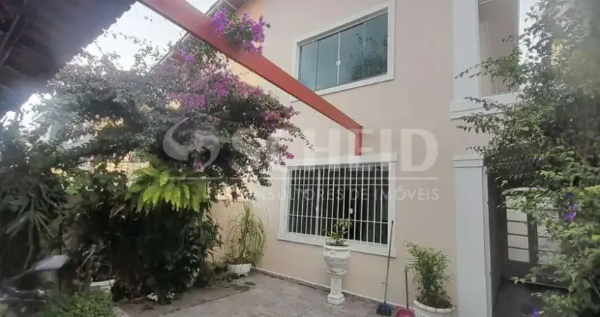 Casa à venda com 03 dormitórios e 02 vagas no Jardim Prudência