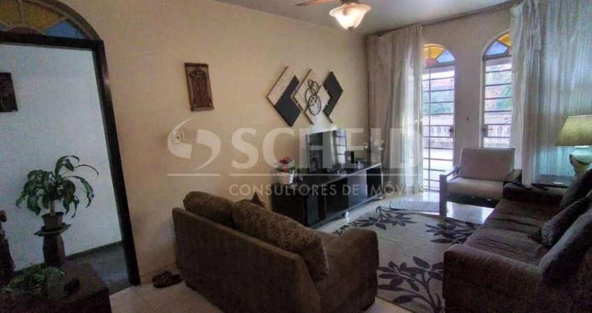 Campo Grande, Sobrado com 3 Quartos, 1 Wc Social, 2 Vagas
