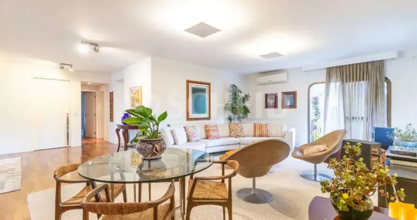Apartamento á Venda no Campo Belo com 300m², 3 quartos, 4 vagas.