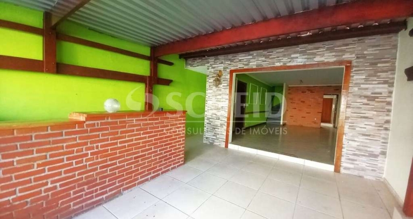 Casa comercial reformado para locaçao, 1 salao amplo, cozinha, 3 salas, Chacara Santo Antonio