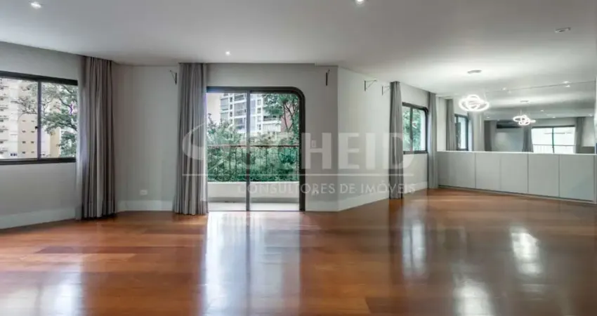 Apartamento á Venda no Campo Belo com 195m², 3 quartos sendo 3 suítes, 4 vagas.