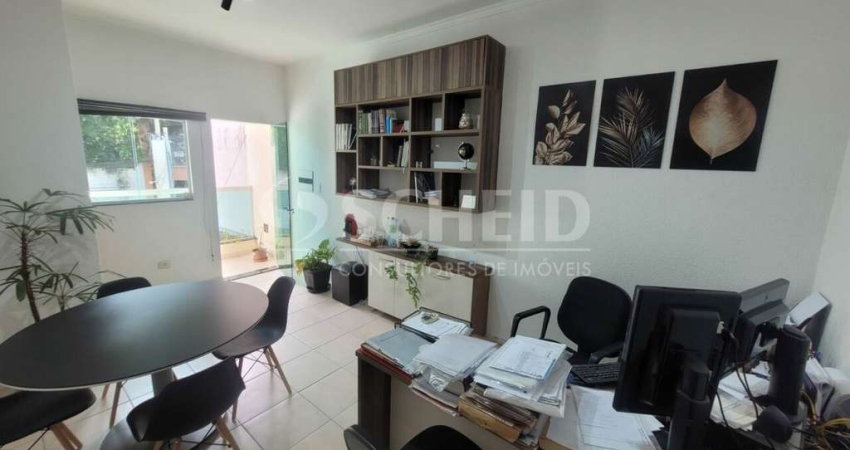 Sala com 22m2, banheiro e varanda, em ótima localização no Jardim Marajoara