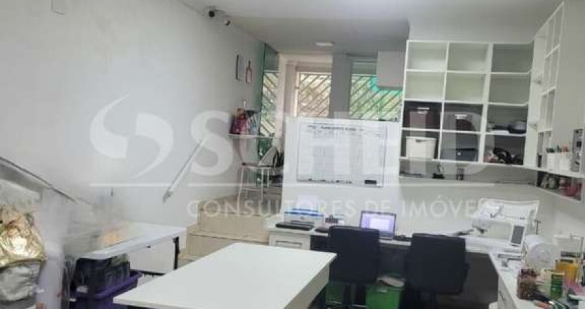 Sala com 32m2, banheiro e varanda, em ótima localização no Jardim Marajoara