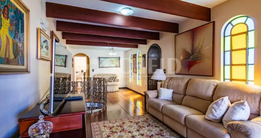 Casa á venda no campo belo com 180m², 3 quartos sendo 1 suíte, 2 vagas.