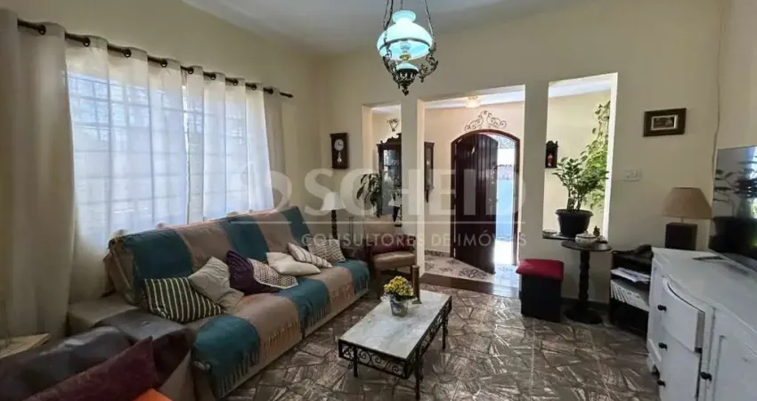 Casa térrea no campo belo, 250m2, 3 quartos, cozinha, sala, escritório, 2 vagas e área para jardim.