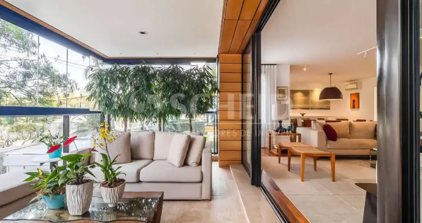 Apartamento amplo com 265m², reformado, 4 quartos, 4 suítes e 5 vagas na vila madalena