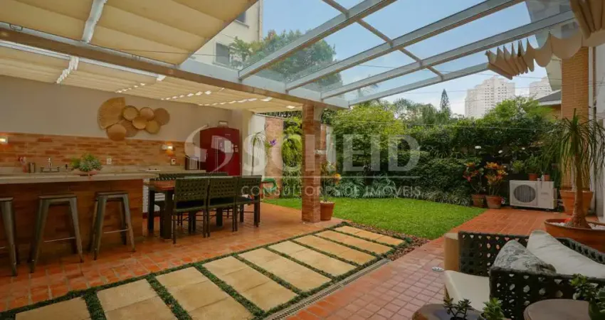 Casa de condomínio porteira fechada, com 270m², 3 suítes, área gourmet com churrasqueira, 4 vagas