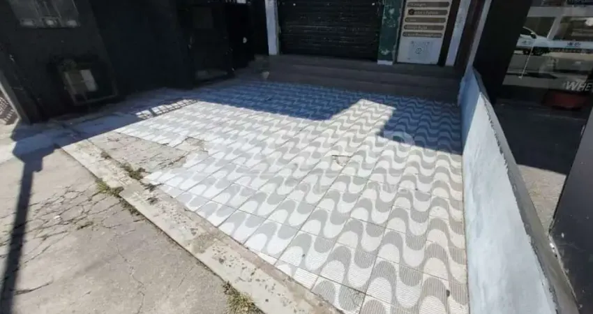 Loja com 140m2, duas vagas na frente e escritório no subsolo no jardim marajoara