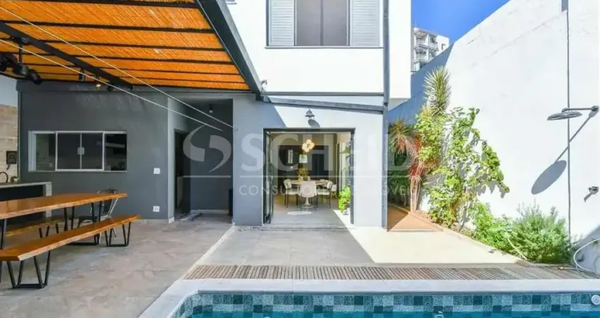 Sobrado a venda de 240,00m² útil, com 4 quartos e 3 vagas na granja julieta