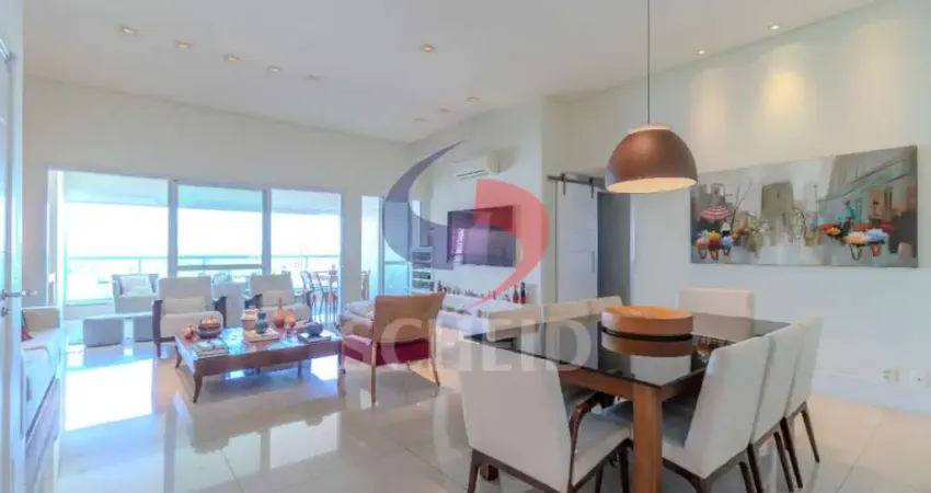 Apartamento á Venda no Campo Belo com 161m², 3 quartos sendo 3 suítes, 4 vagas.