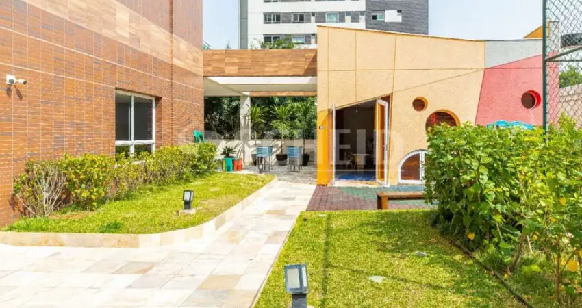 Apartamento á Venda no Campo Belo com 151m², 3 quartos sendo 3 suítes, 3 vagas.