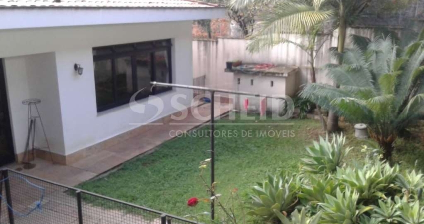 Casa Térrea no Campo Belo - Rua Bernardino de Campos S.P