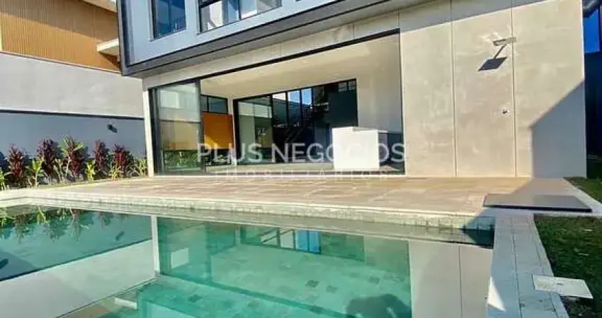 Luxuosa Casa à Venda com 4 Suítes no Alphaville Nova Esplanada 4 - Conforto, Sofisticação e Seguran