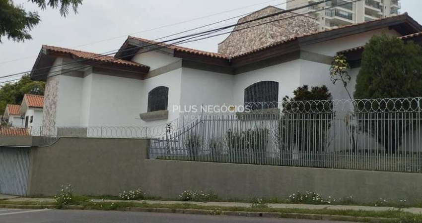 Casa para venda e locação no Campolim com 450 m², 9 vagas de garagem, 3 suítes e escritório