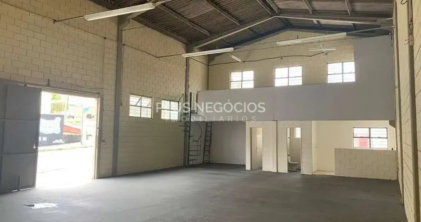 Galpão / barracão com 200m² de área útil e 4 vagas de garagem para venda e locação na vila barão em
