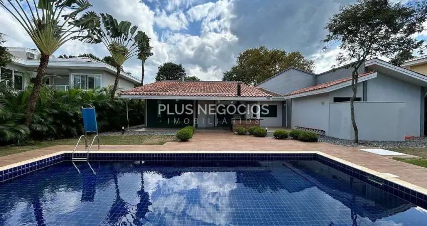Casa Térrea de Alto Padrão a venda e locação no Condomínio Lago Azul Residencial e Golfe Clube