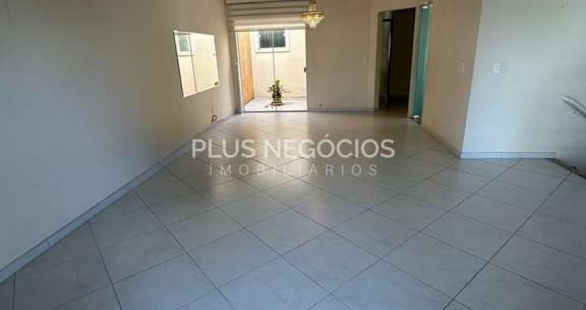 Casa à Venda no Condomínio Villa dos Inglezes em Sorocaba – 3 Dormitórios, 225m², Área Gourmet e La