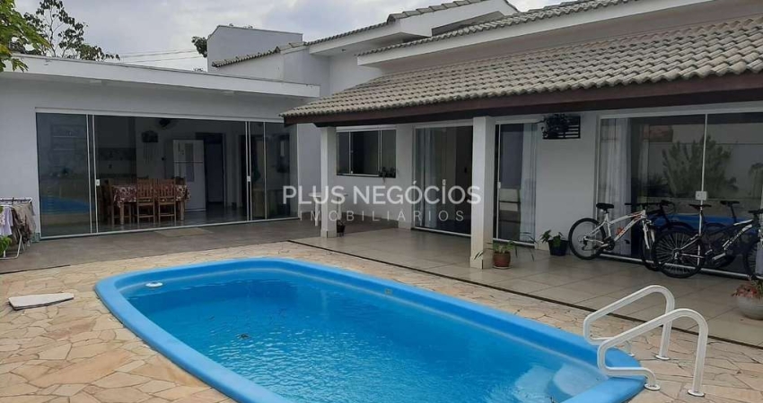 LAGO DA SERRA Oportunidade, casa térrea com piscina no condomínio Lago da Serra em Araçoiaba da Ser