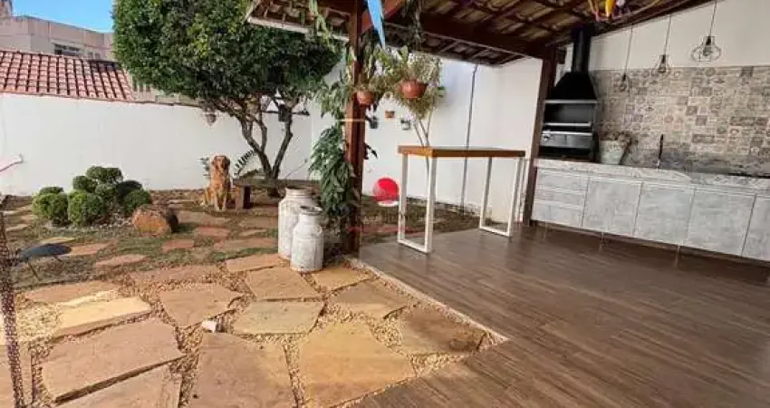 Casa com 3 quartos à venda na Rua Leopoldo Campos Nunes, 800, Manacás, Belo Horizonte
