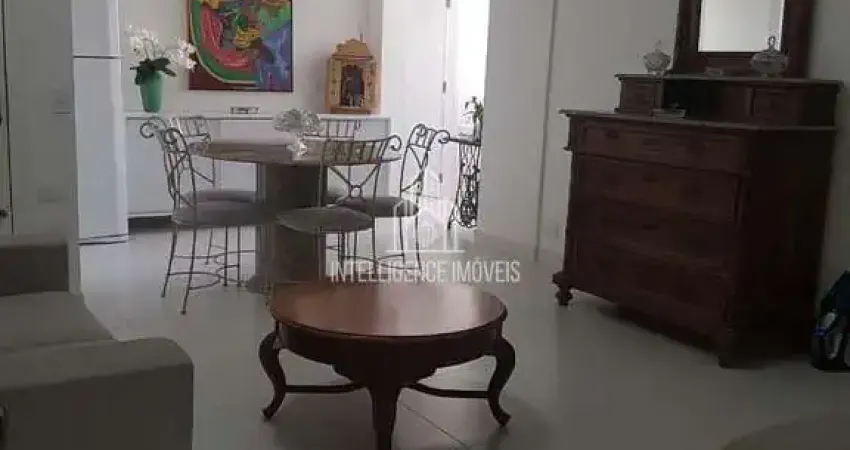 Apartamento à Venda com 2 dormitórios sendo 01 Suíte no Edifício Versalhes, localizado no bairro Po