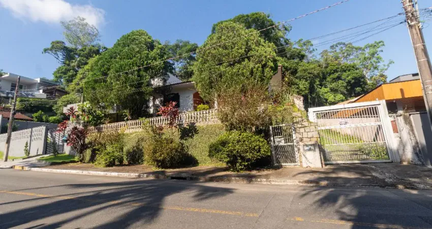 Excelente Casa com 1 suíte mais 2 quartos à venda no bairro Saguaçu em Joinville- SC