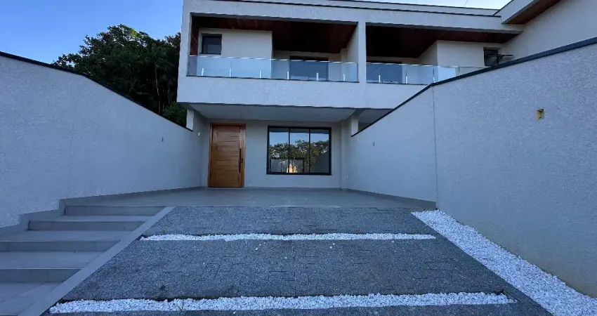 Lindo  sobrado novo com 1 suíte mais 2 quartos à venda no bairro Anita Garibaldi em Joinville - SC