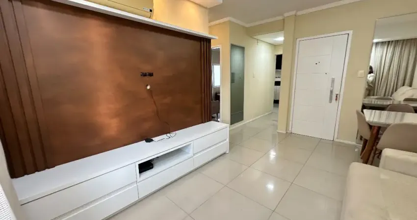 Apartamento semi mobiliado à venda com 2 dormitórios no bairro Glória, em Joinville