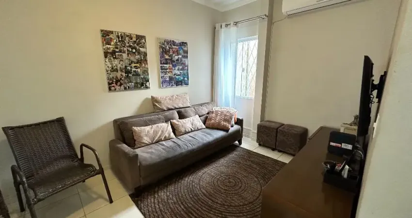 Sobrado geminado com 1 suíte e mais 2 quartos a venda no bairro Costa e Silva - Joinville SC. Valor R$610.000,00
