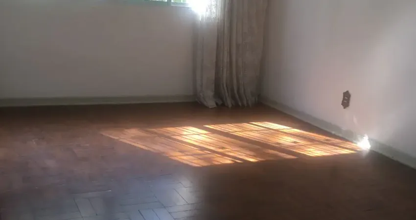 Apartamento amplo com cara de casa proximo ao Assai Sezefredo