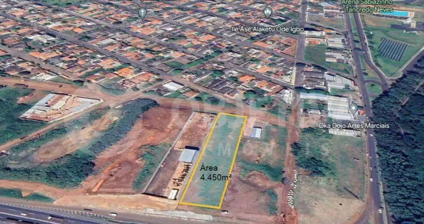 Oportunidade de área a venda no bairro Segismundo Pereira em Uberlândia