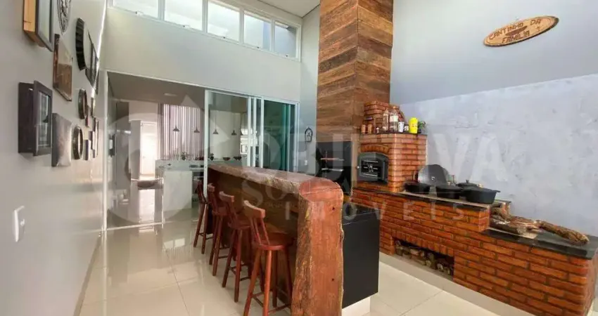 Belíssima casa no Bairro Minas Gerais localizado no setor Norte de Uberlândia