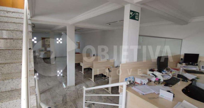 Excelente sala comercial mobiliada no bairro Umuarama em Uberlândia