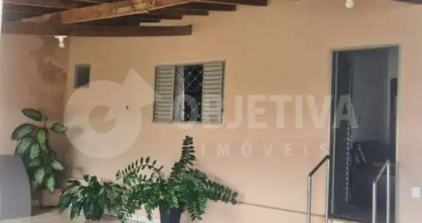 Excelente oportunidade imóvel com 3 casas no terreno