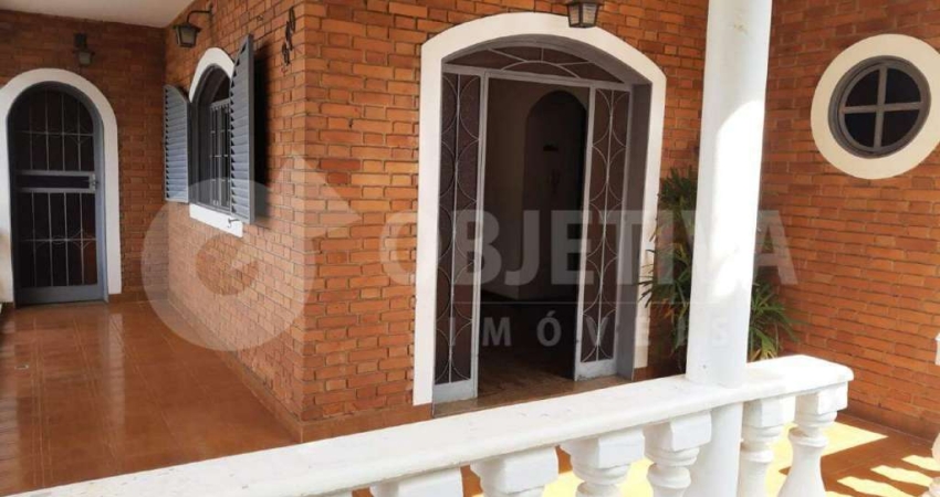 Residência Charmosa a venda no bairro Tabajaras em Uberlândia : Oportunidade Única