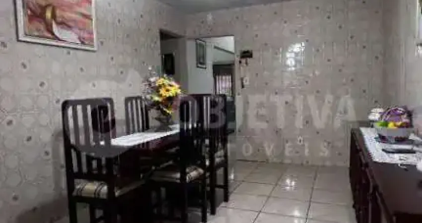 Ótima casa estilo Sobrado a venda no bairro Cidade Jardim em Uberlândia