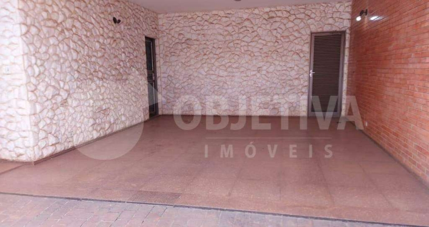 Casa à venda, 3 quartos, 2 vagas, CENTRO - UBERLANDIA/MG