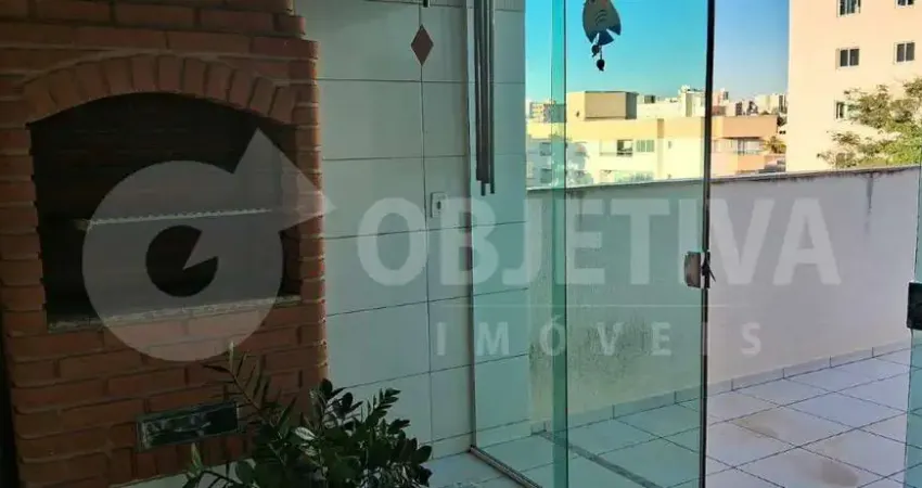 Ótimo Apartamento Duplex no bairro Saraiva disponível para Venda