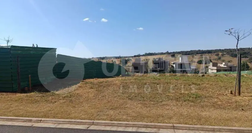 Excelente terreno em condomínio fechado Terras Alphas em Uberlândia