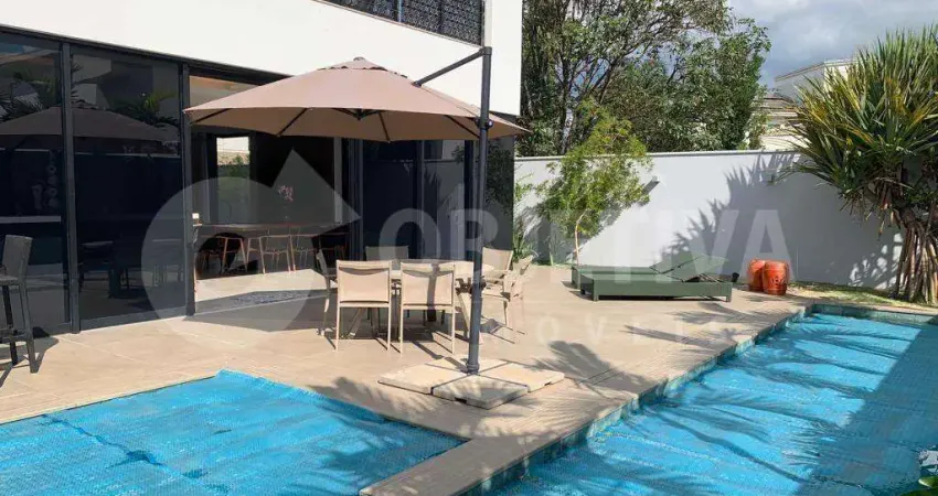 Casa em Condomínio à venda, 3 quartos, 3 suítes, 4 vagas, Bosque karaiba - UBERLANDIA/MG