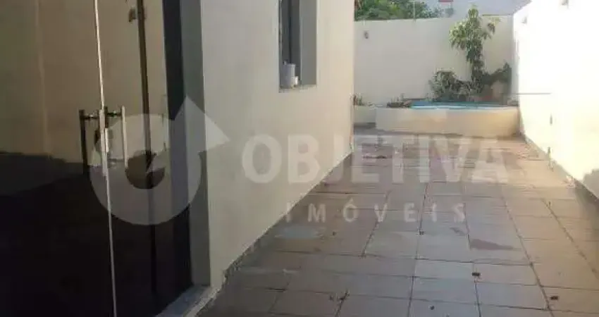 Casa para aluguel, 3 quartos, 1 suíte, 4 vagas, BRASIL - UBERLANDIA/MG