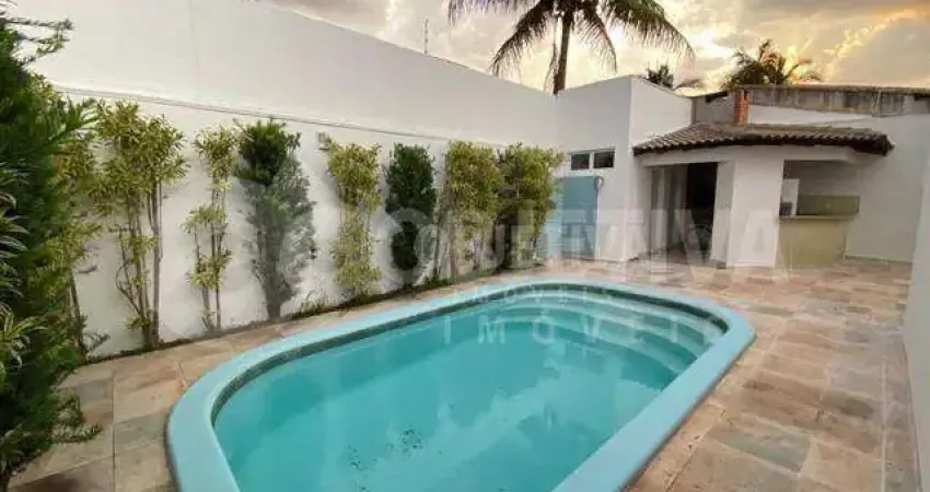 Casa para aluguel, 3 quartos, 1 suíte, 5 vagas, JARDIM KARAIBA - UBERLANDIA/MG