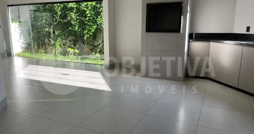 Casa para aluguel, 3 quartos, 1 suíte, 2 vagas, JARDIM COLINA - UBERLANDIA/MG