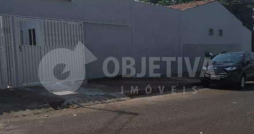 Casa à venda, 6 quartos, 1 suíte, 5 vagas, LAGOINHA - UBERLANDIA/MG