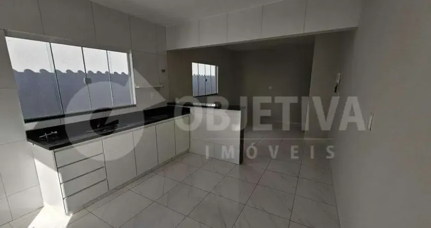 CASA TÉRREA À VENDA – BAIRRO ROOSEVELT – UBERLÂNDIA/MG; Localizada em rua tranquila e valorizada, com excelente padrão residencial