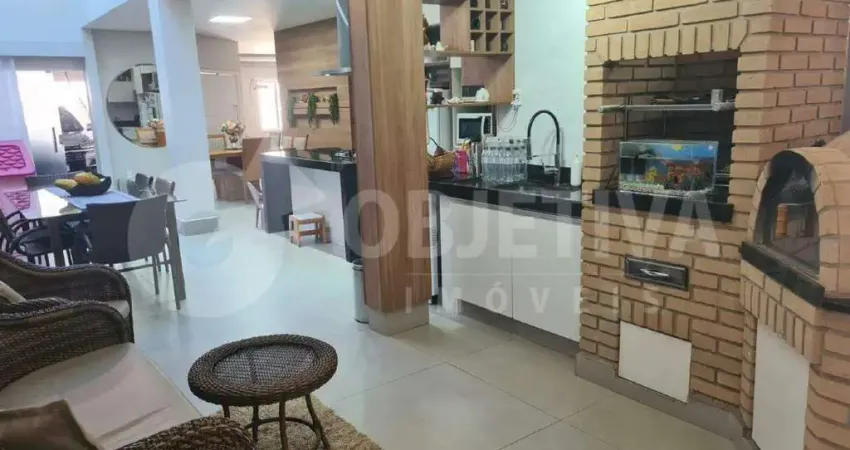 Casa à venda, 4 quartos, 1 suíte, 2 vagas, SANTA ROSA - UBERLANDIA/MG