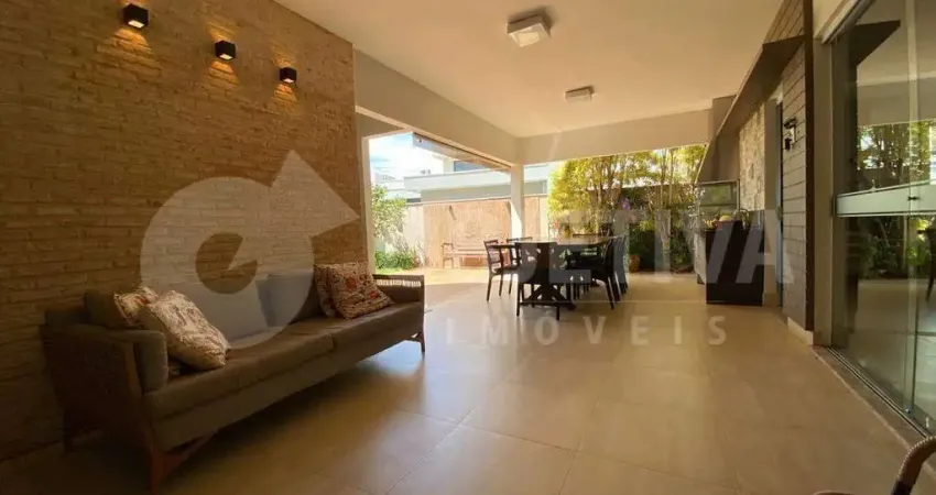 Casa em Condomínio à venda, 3 quartos, 1 suíte, 4 vagas, Jardins Gênova - UBERLANDIA/MG
