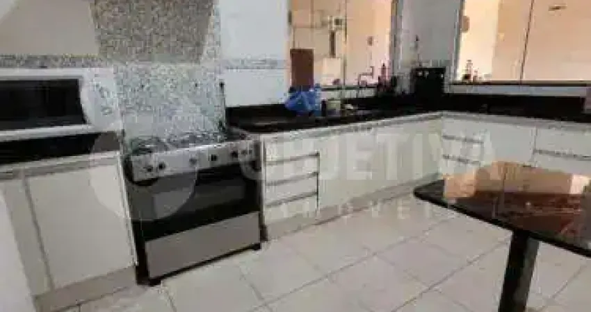 Casa à venda, 3 quartos, 2 suítes, 5 vagas, SANTA MONICA - UBERLANDIA/MG